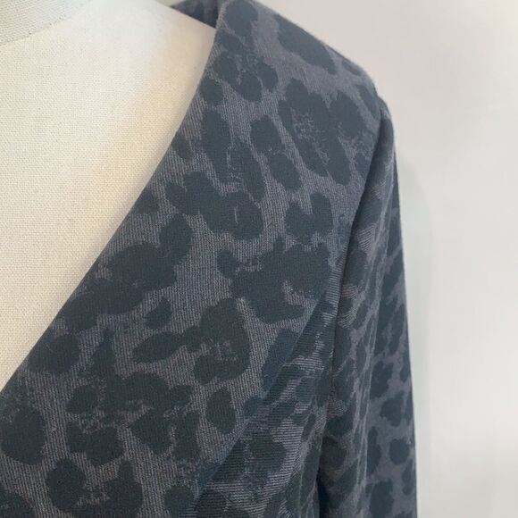Kay Unger animal print gray wrap front dress - Picture 3 of 9